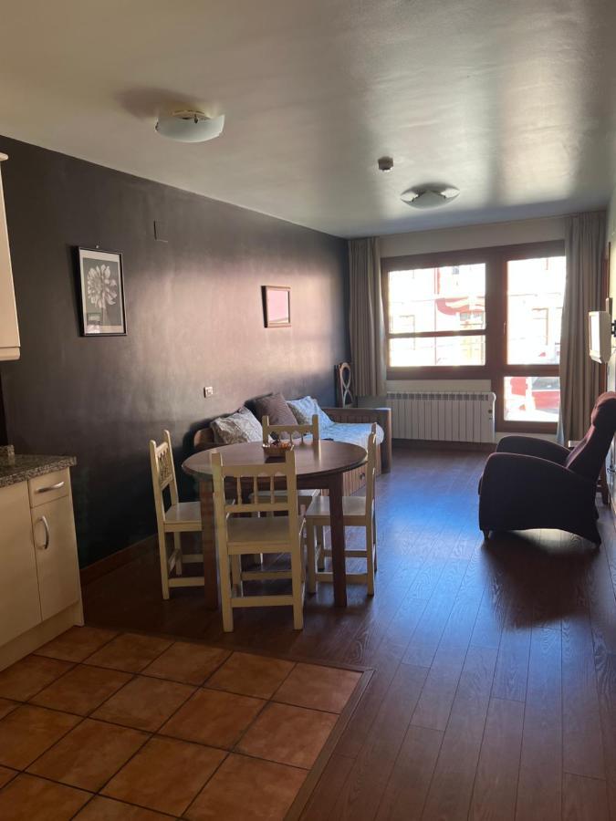 فيليتشوسا Apartamentos Cuirgu المظهر الخارجي الصورة