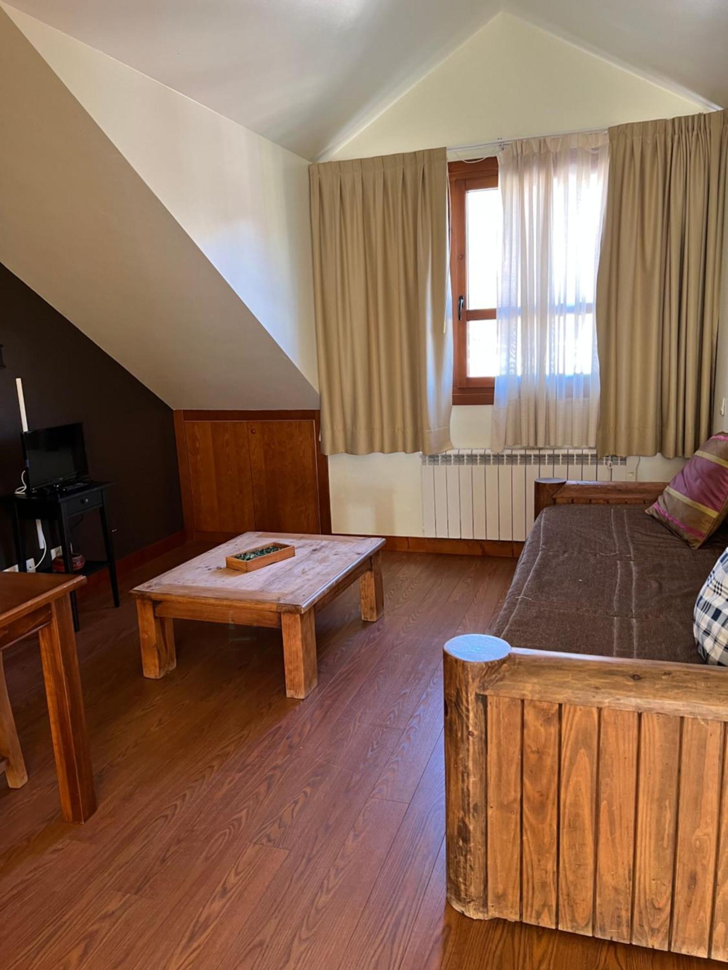 فيليتشوسا Apartamentos Cuirgu المظهر الخارجي الصورة